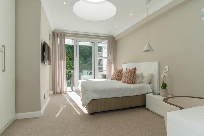 6 Bedroom Property for Sale in Constantia Western Cape